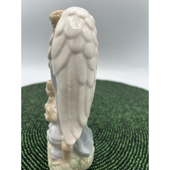 Vintage Guardian Angel Arms Crossed With Children Porcelain Figurine - Picture 4 of 8
